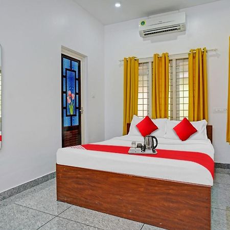 Oyo Thykoodam Sleep Inn Kochi ภายนอก รูปภาพ